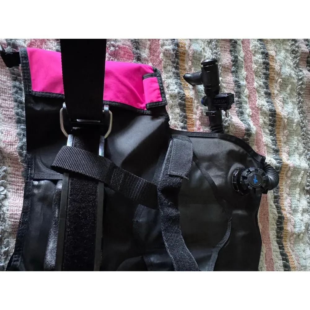 SeaQuest Explorer USA Hot Pink Scuba Vest & Mouth Hose Women’s Small